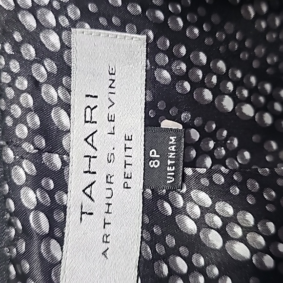 NWOT SUIT COAT CHARCOAL GRAYWITH A SILKY DESIGN INSIDE - Picture 5 of 7